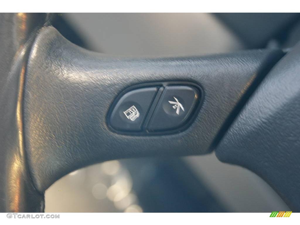 2004 Suburban 1500 Z71 4x4 - Summit White / Tan/Neutral photo #80