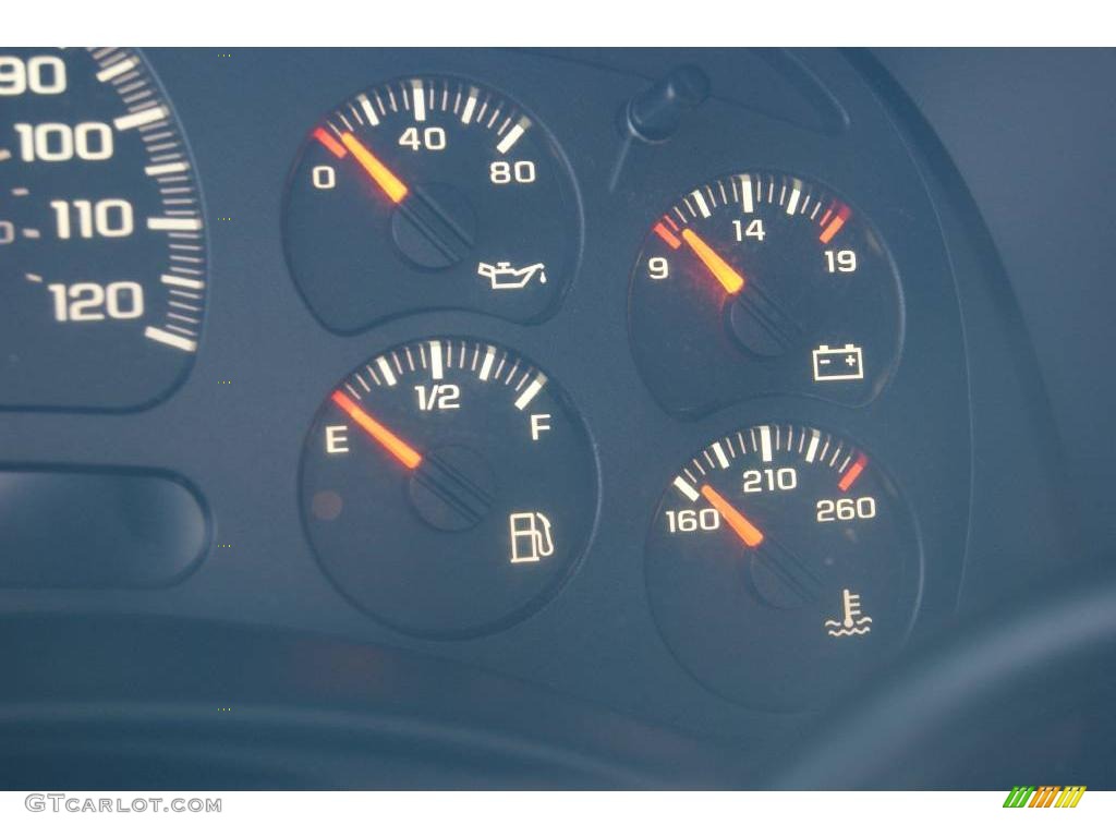 2004 Suburban 1500 Z71 4x4 - Summit White / Tan/Neutral photo #82