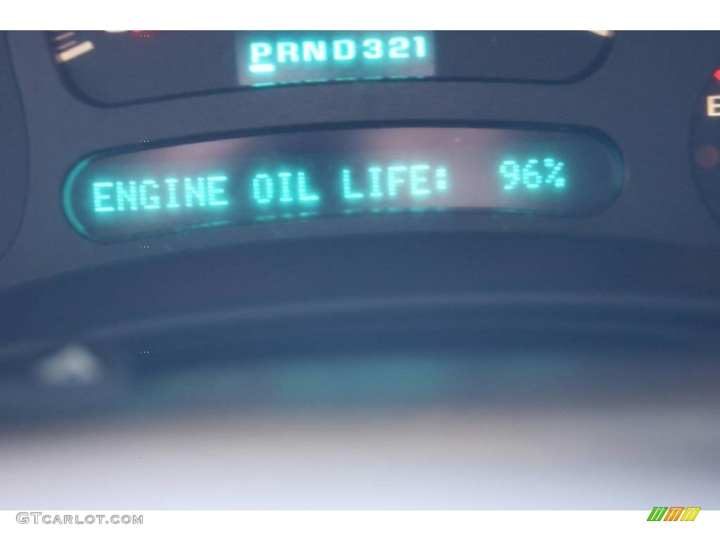 2004 Suburban 1500 Z71 4x4 - Summit White / Tan/Neutral photo #86