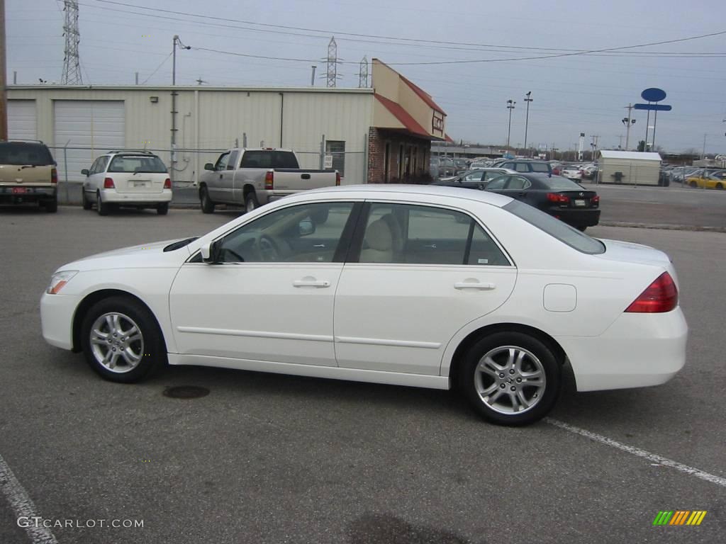 2007 Accord SE Sedan - Taffeta White / Ivory photo #2