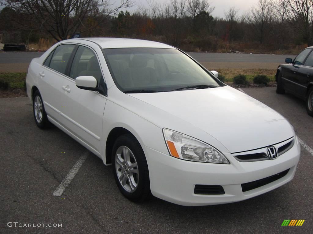 2007 Accord SE Sedan - Taffeta White / Ivory photo #7