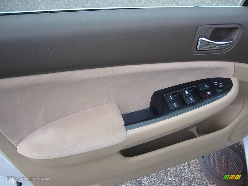 2007 Accord SE Sedan - Taffeta White / Ivory photo #9