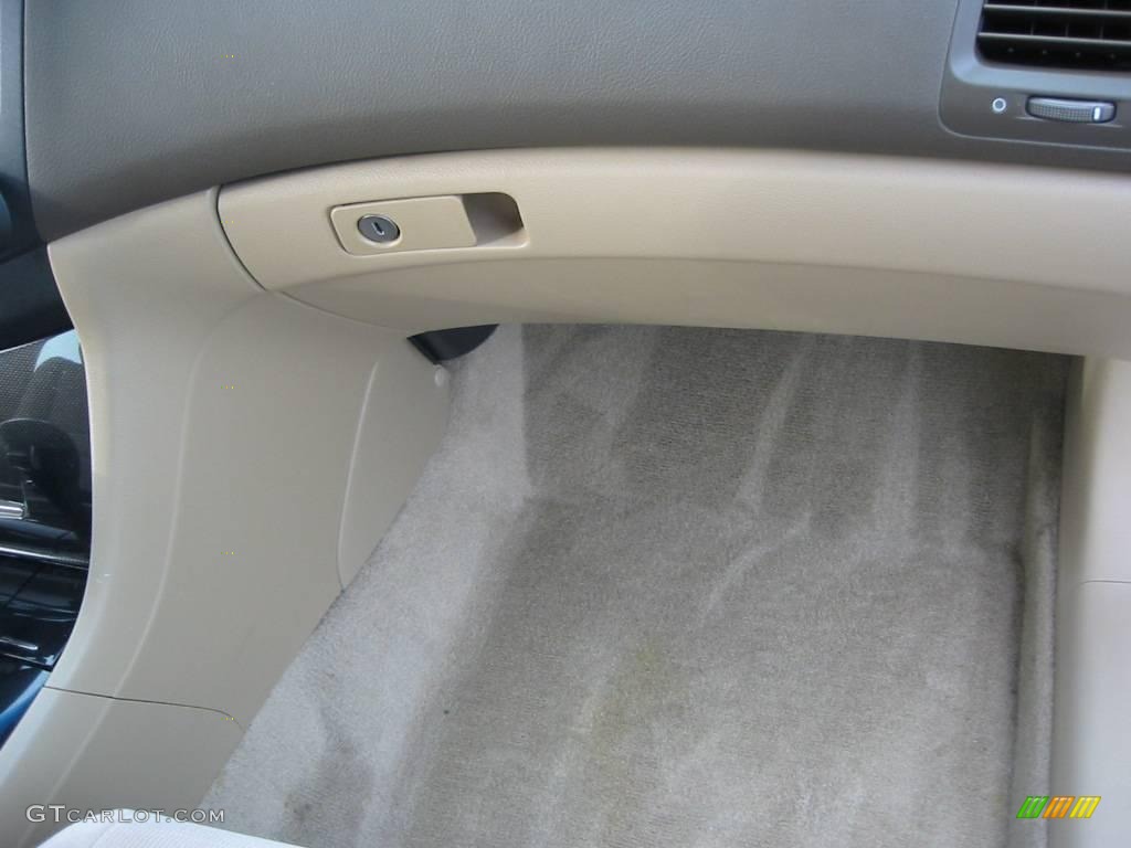 2007 Accord SE Sedan - Taffeta White / Ivory photo #17