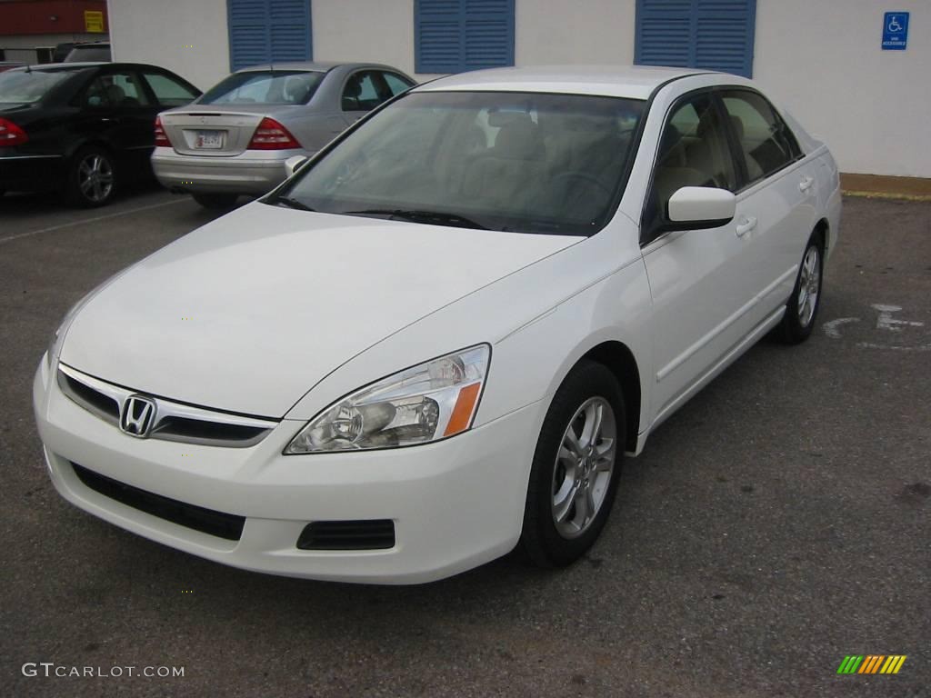 2007 Accord SE Sedan - Taffeta White / Ivory photo #25