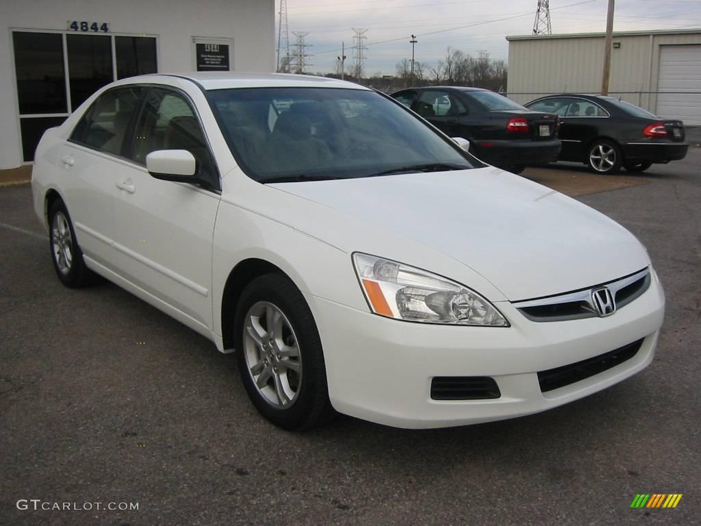 2007 Accord SE Sedan - Taffeta White / Ivory photo #31