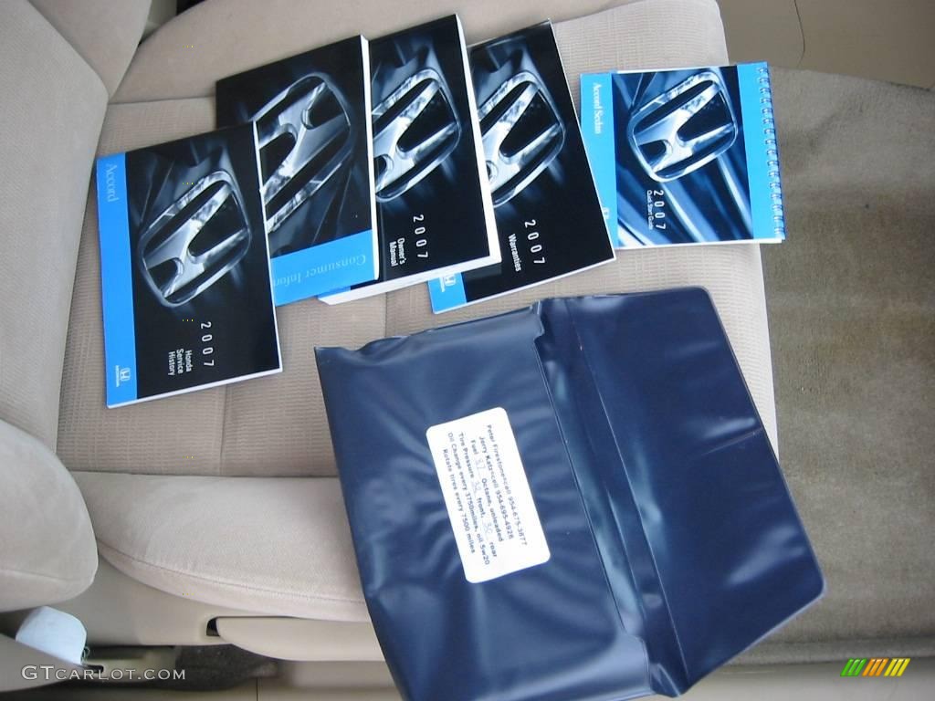 2007 Accord SE Sedan - Taffeta White / Ivory photo #40