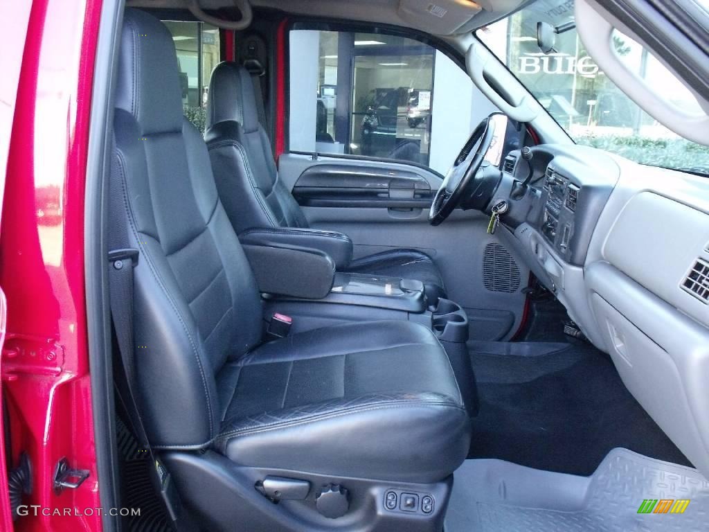 2004 F250 Super Duty XLT Crew Cab - Red / Black photo #17