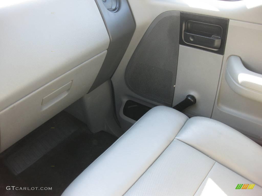 2005 F150 XL SuperCab - Medium Wedgewood Blue Metallic / Medium Flint Grey photo #10