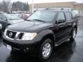 Super Black - Pathfinder SE 4x4 Photo No. 1