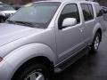 Silver Lightning - Pathfinder SE 4x4 Photo No. 8