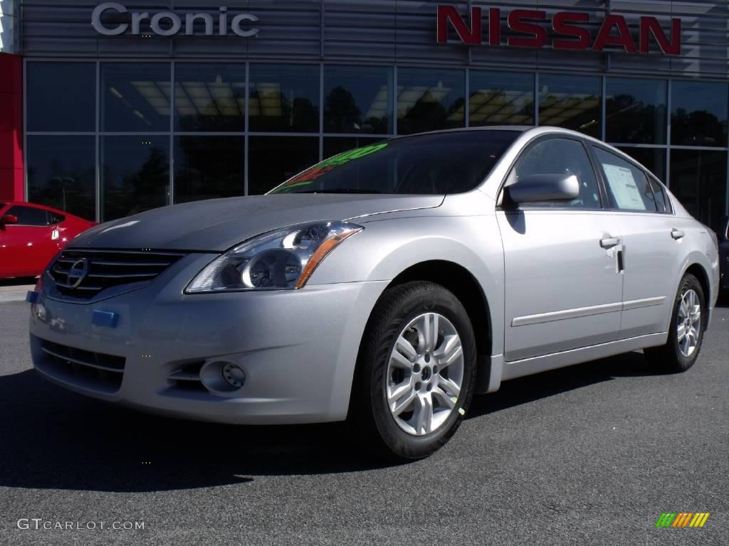 2010 Altima 2.5 S - Radiant Silver / Charcoal photo #1
