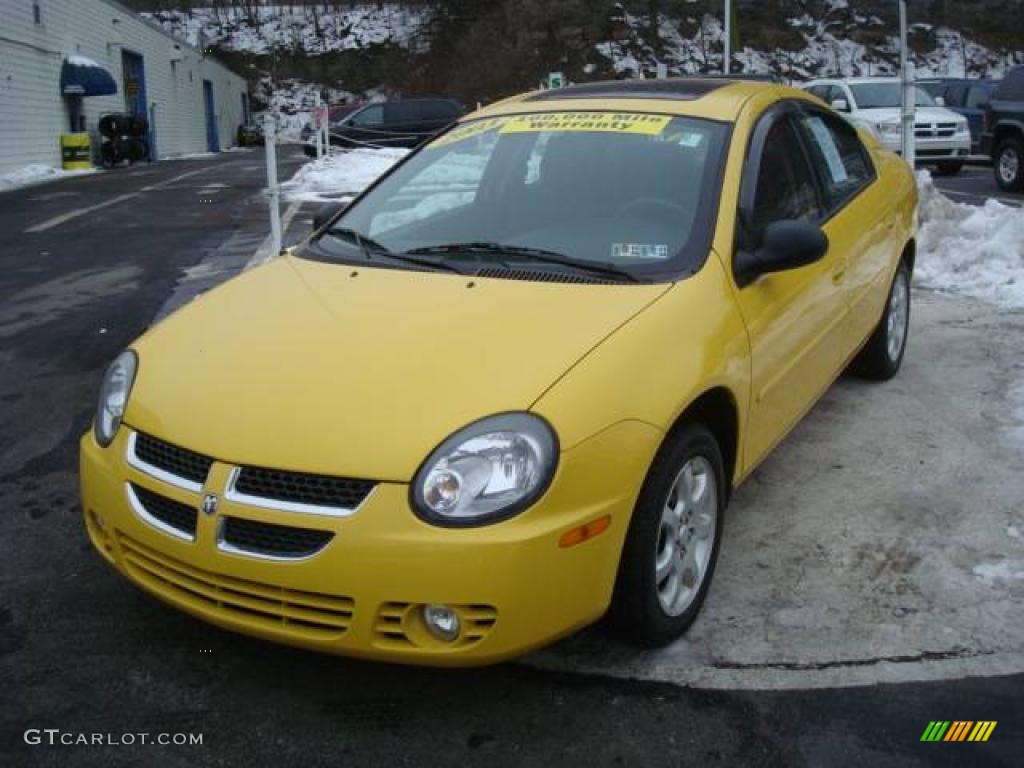 2003 Neon SXT - Solar Yellow / Dark Slate Gray photo #8