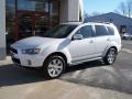 Diamond White Pearl - Outlander SE Photo No. 1