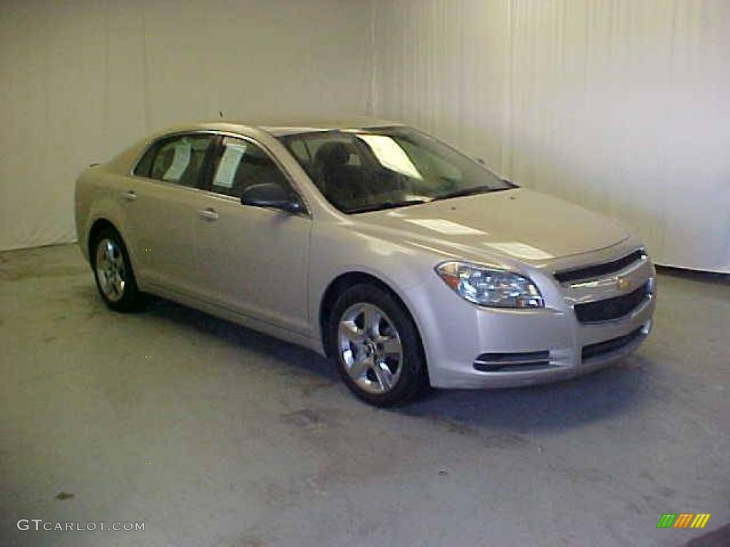 Silver Ice Metallic Chevrolet Malibu