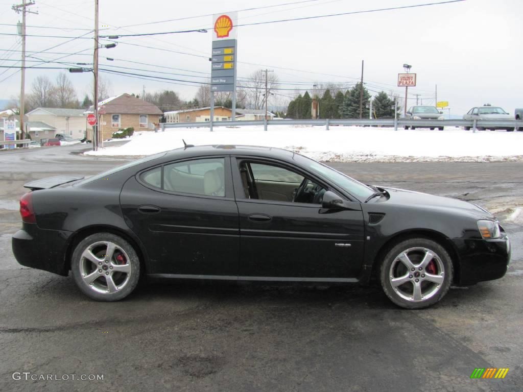 2006 Grand Prix GXP Sedan - Black / Sand photo #12