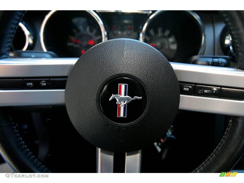 2005 Mustang V6 Premium Convertible - Black / Dark Charcoal photo #19