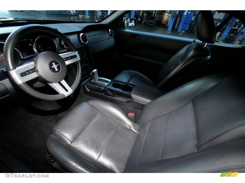2005 Mustang V6 Premium Convertible - Black / Dark Charcoal photo #24