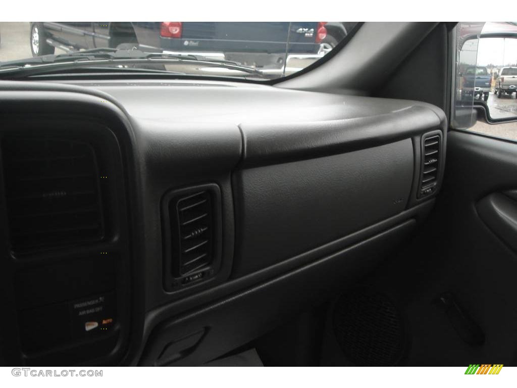 2004 Silverado 1500 LS Extended Cab 4x4 - Black / Dark Charcoal photo #30