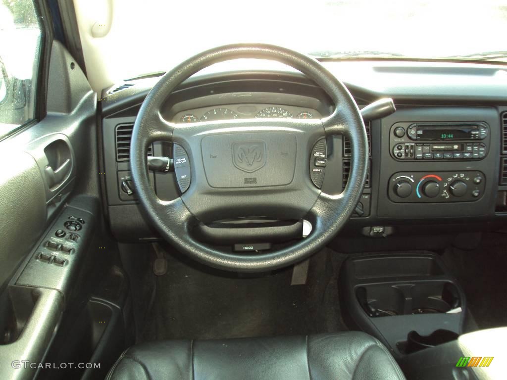 2004 Dakota SLT Quad Cab 4x4 - Patriot Blue Pearl / Dark Slate Gray photo #6