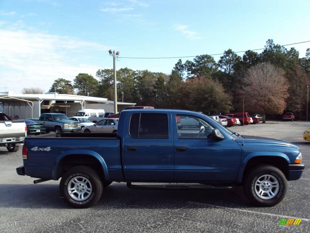 2004 Dakota SLT Quad Cab 4x4 - Patriot Blue Pearl / Dark Slate Gray photo #9