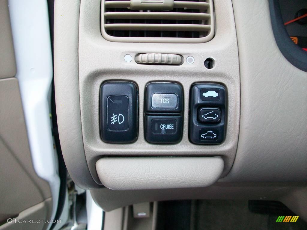 2002 Accord EX V6 Coupe - Taffeta White / Ivory photo #16