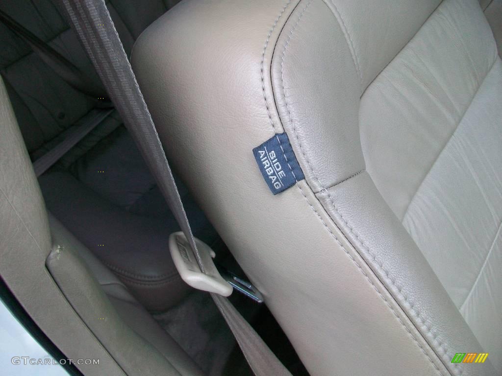 2002 Accord EX V6 Coupe - Taffeta White / Ivory photo #27