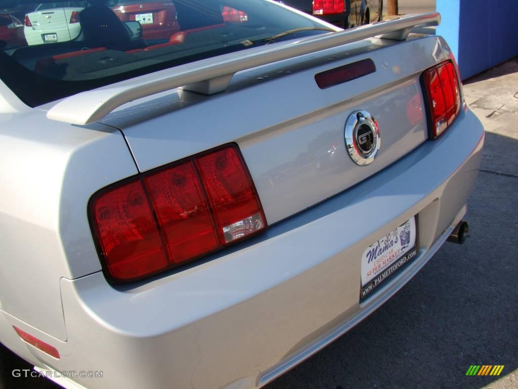 2005 Mustang GT Premium Coupe - Satin Silver Metallic / Red Leather photo #31