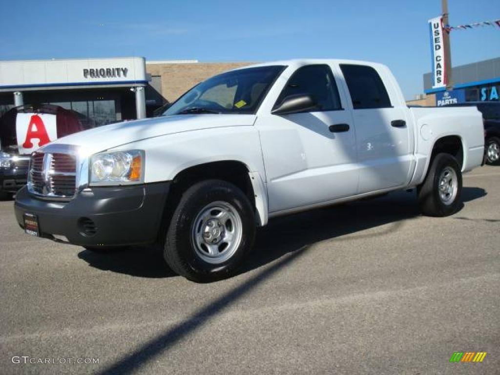 2007 Dakota ST Quad Cab - Bright White / Medium Slate Gray photo #2