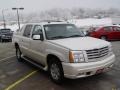 White Diamond - Escalade EXT AWD Photo No. 2