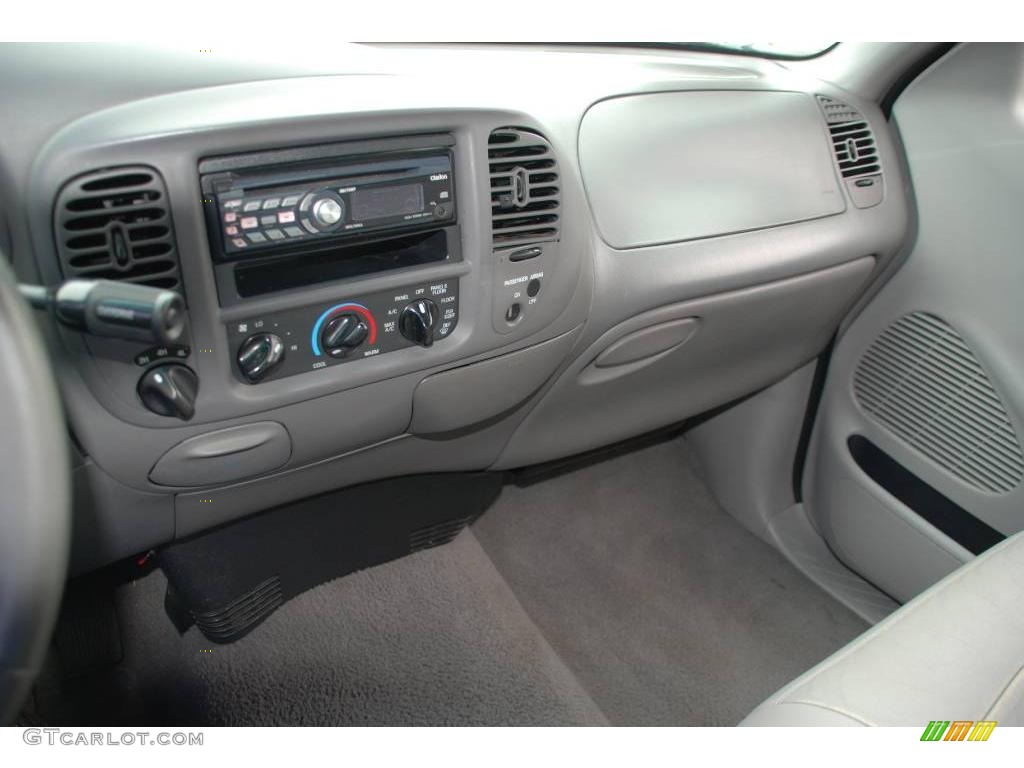 2000 F150 Lariat Extended Cab 4x4 - Black / Medium Graphite photo #13