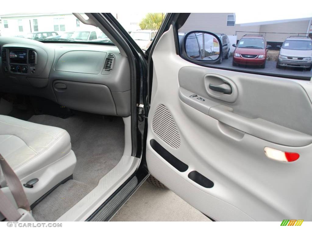 2000 F150 Lariat Extended Cab 4x4 - Black / Medium Graphite photo #17