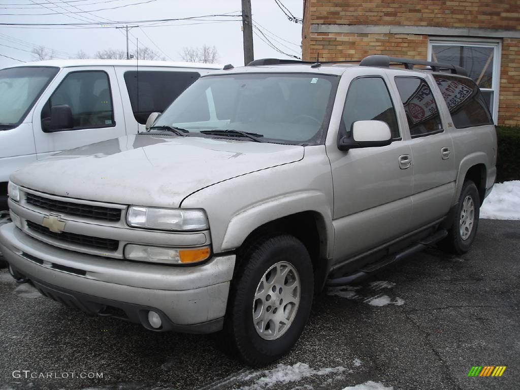 2004 Suburban 1500 Z71 4x4 - Silver Birch Metallic / Gray/Dark Charcoal photo #1