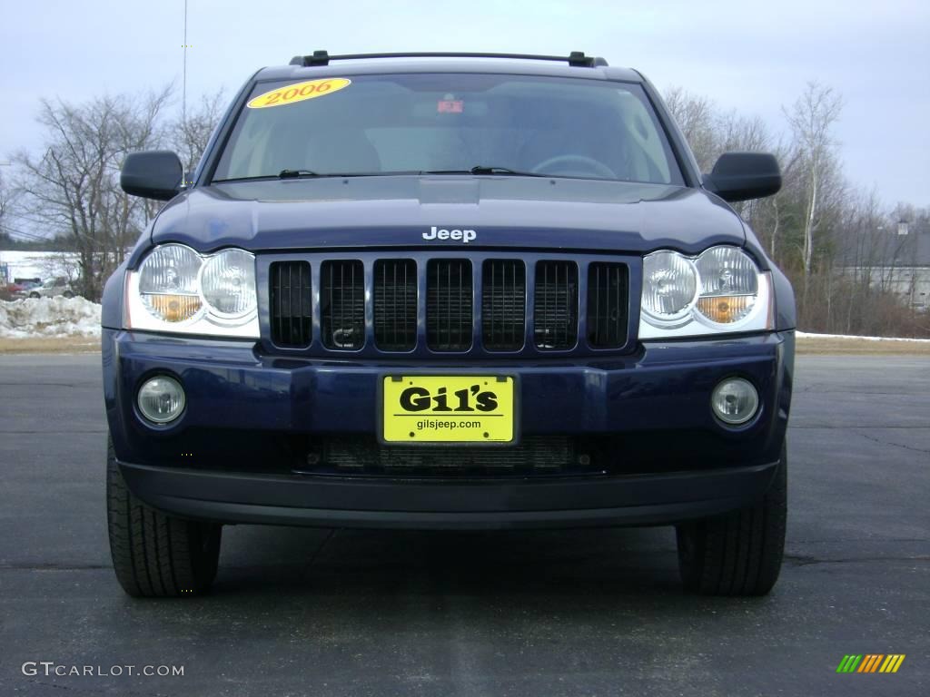 2006 Grand Cherokee Laredo 4x4 - Midnight Blue Pearl / Medium Slate Gray photo #2