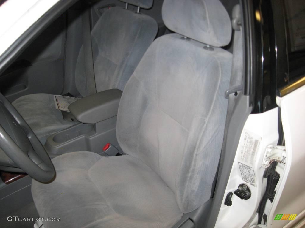 2001 Galant ES - Northstar White / Gray photo #12