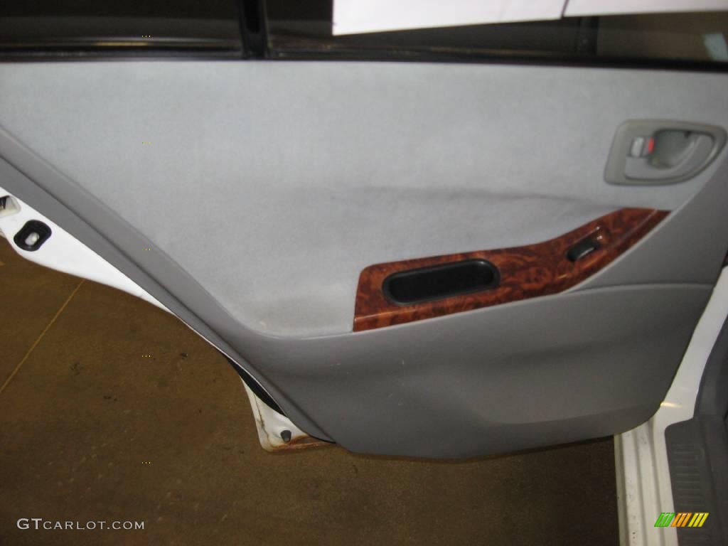 2001 Galant ES - Northstar White / Gray photo #13
