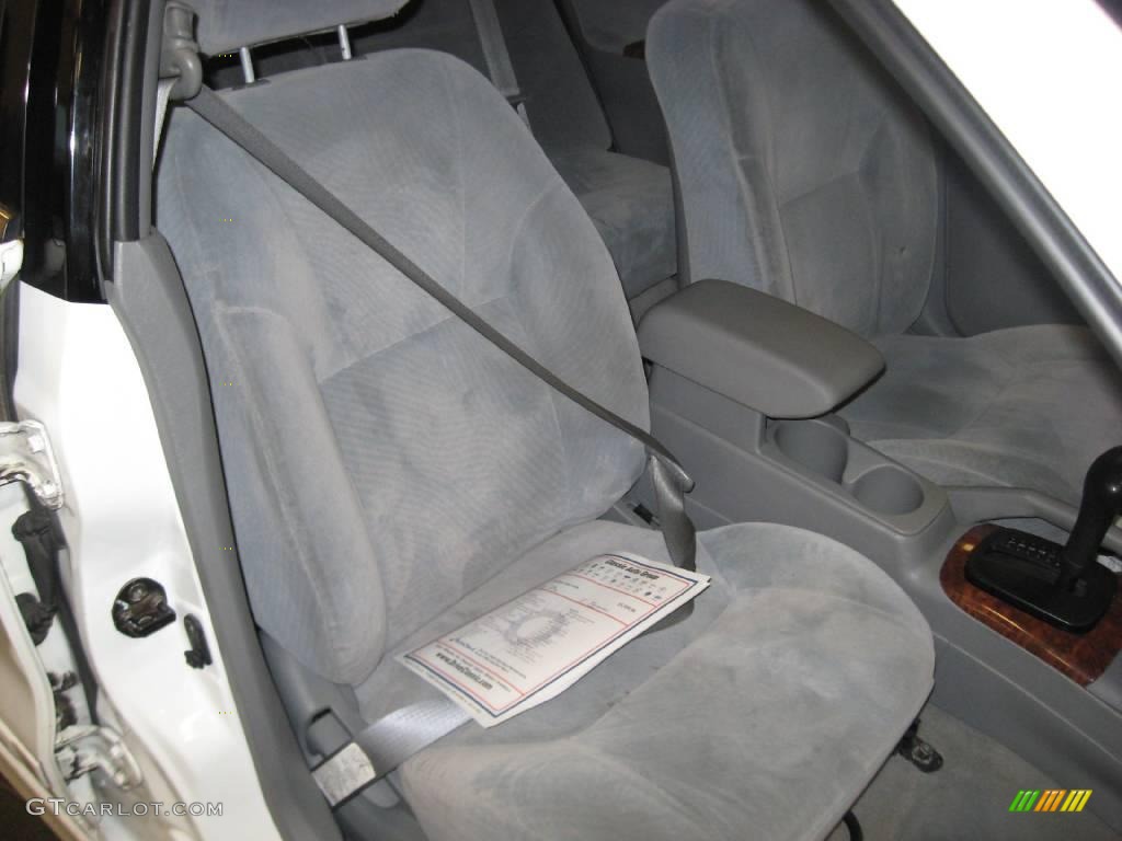 2001 Galant ES - Northstar White / Gray photo #15