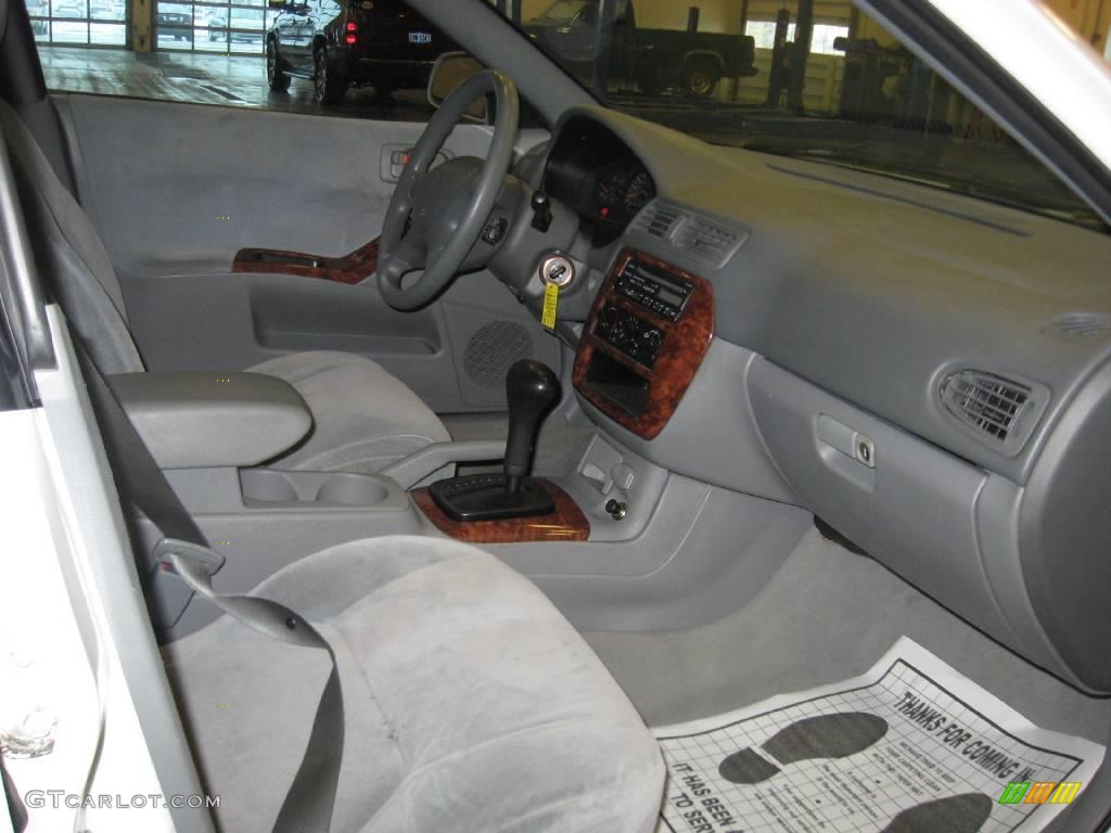 2001 Galant ES - Northstar White / Gray photo #16