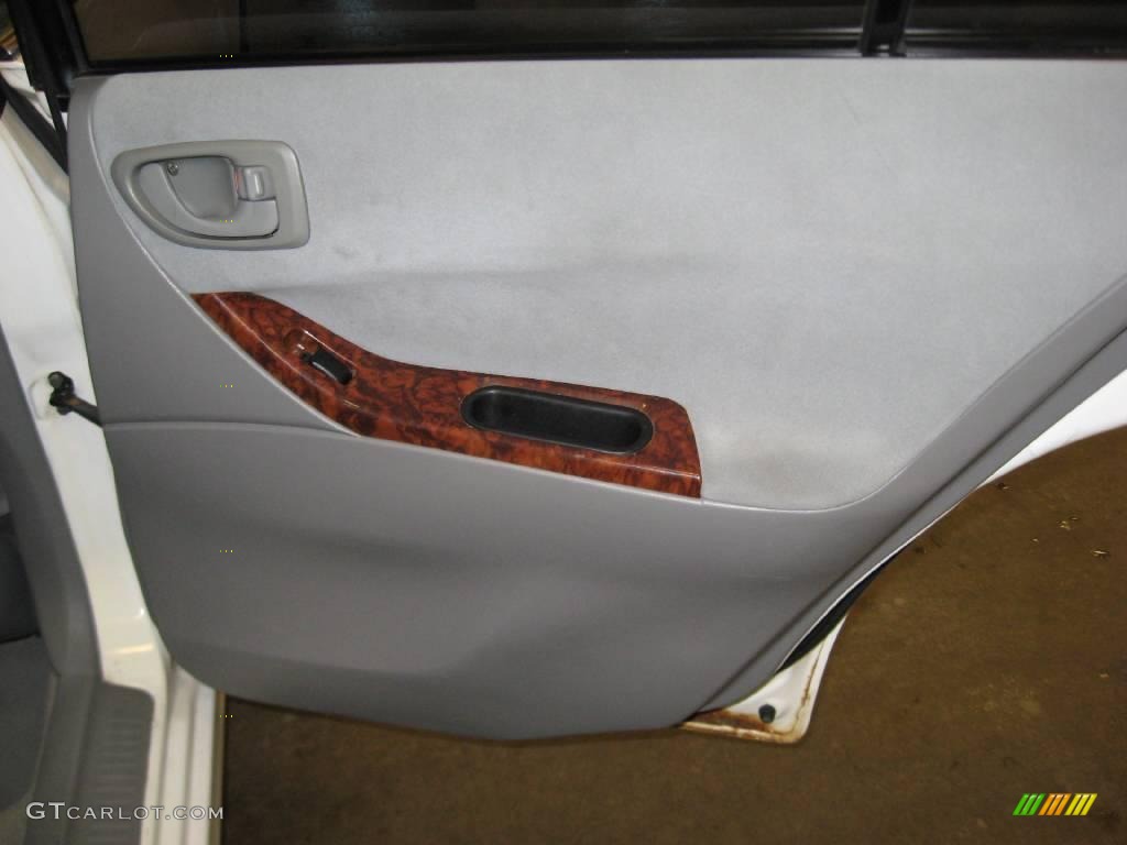 2001 Galant ES - Northstar White / Gray photo #19
