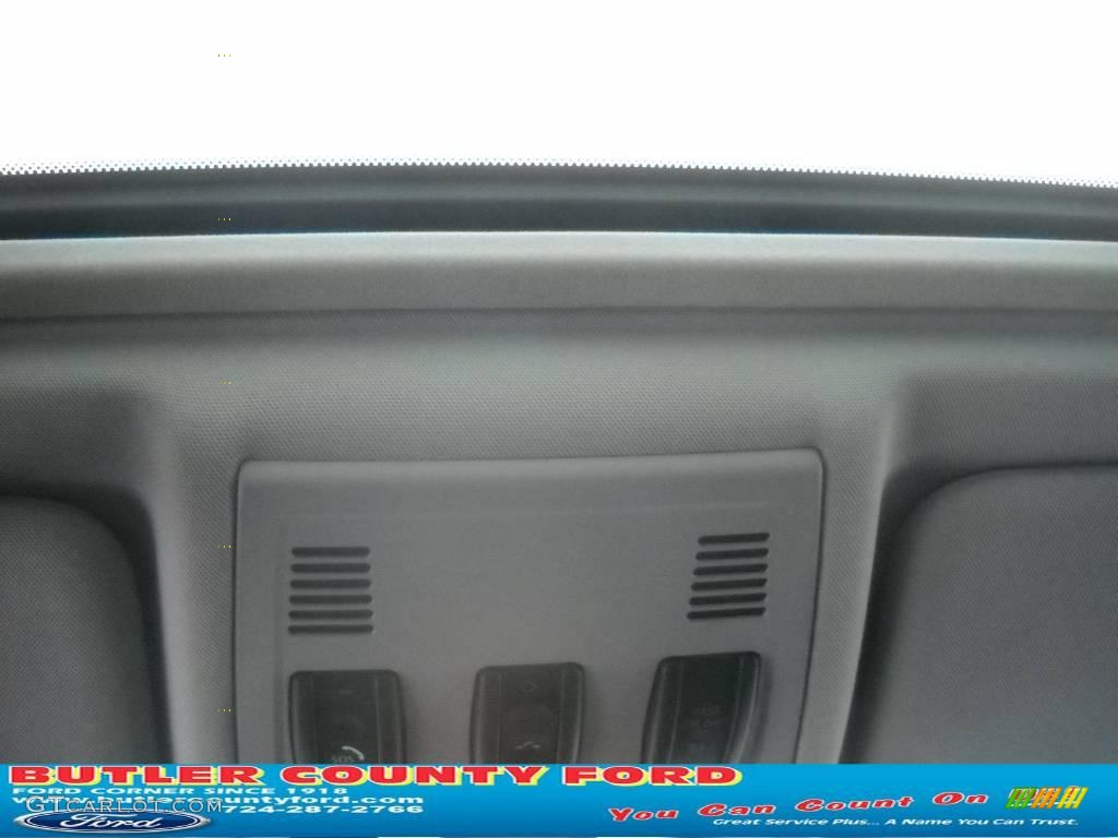 2006 3 Series 330xi Sedan - Alpine White / Grey photo #21