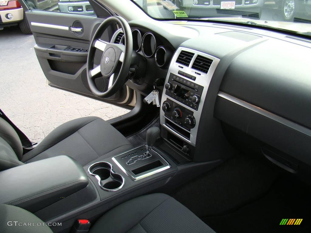 2009 Charger SXT - Light Sandstone Metallic / Dark Slate Gray photo #12