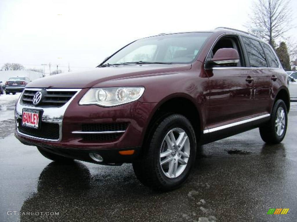 2009 Touareg 2 VR6 - Cranberry Red Metallic / Anthracite photo #1