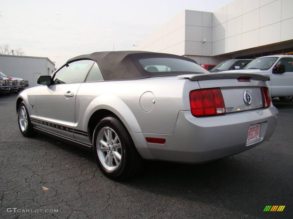 2009 Mustang V6 Convertible - Brilliant Silver Metallic / Light Graphite photo #20