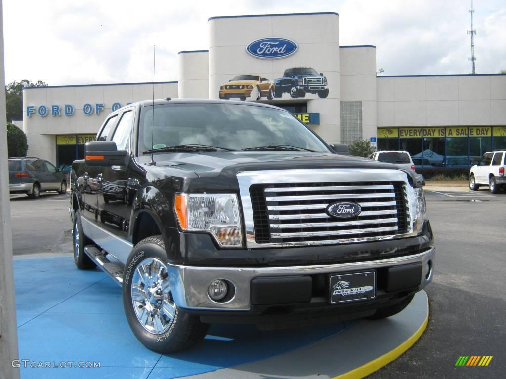 Tuxedo Black Ford F150