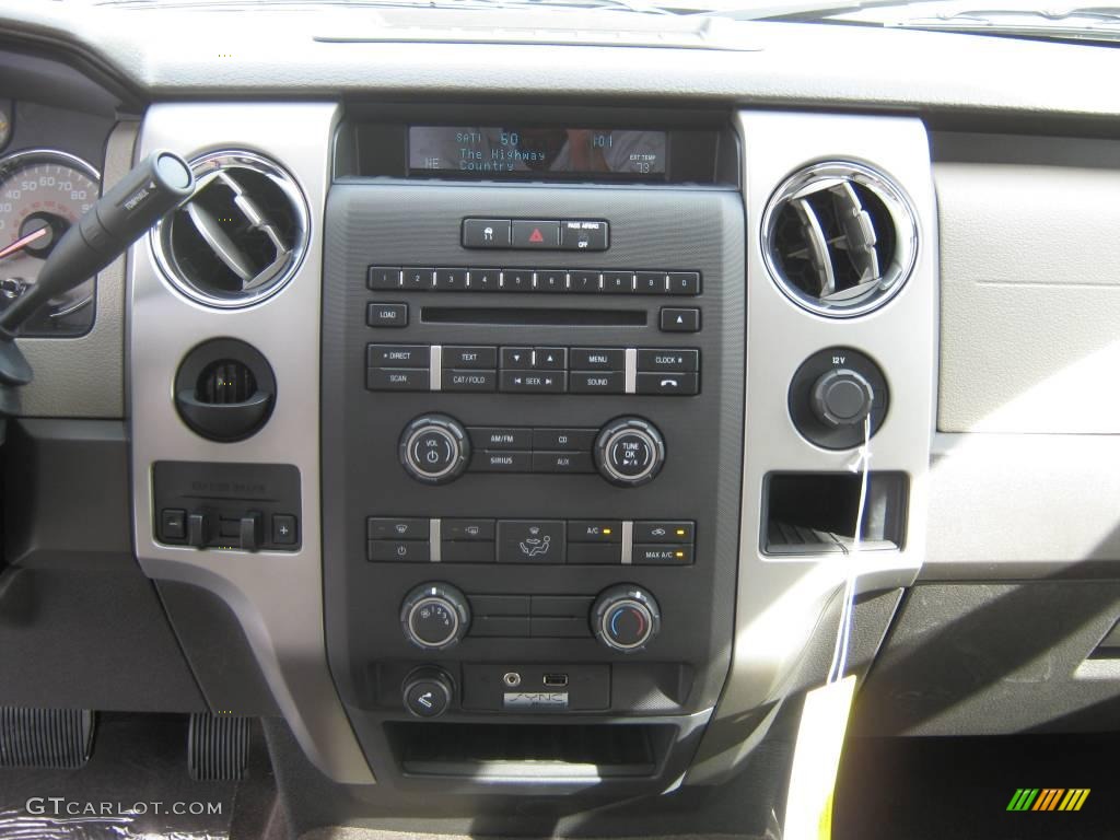 2010 F150 XLT SuperCrew - Tuxedo Black / Medium Stone photo #5