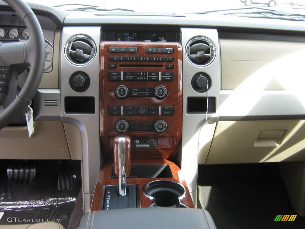 2010 F150 Lariat SuperCrew 4x4 - Dark Blue Pearl Metallic / Tan photo #6