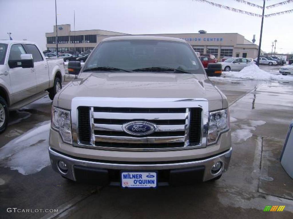 2010 F150 XLT SuperCab - Pueblo Gold Metallic / Tan photo #7