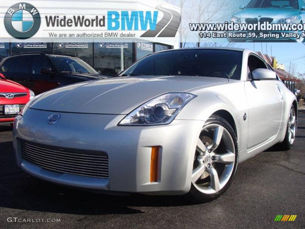 Silver Alloy Metallic Nissan 350Z