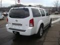 2005 Avalanche White Nissan Pathfinder LE 4x4  photo #4