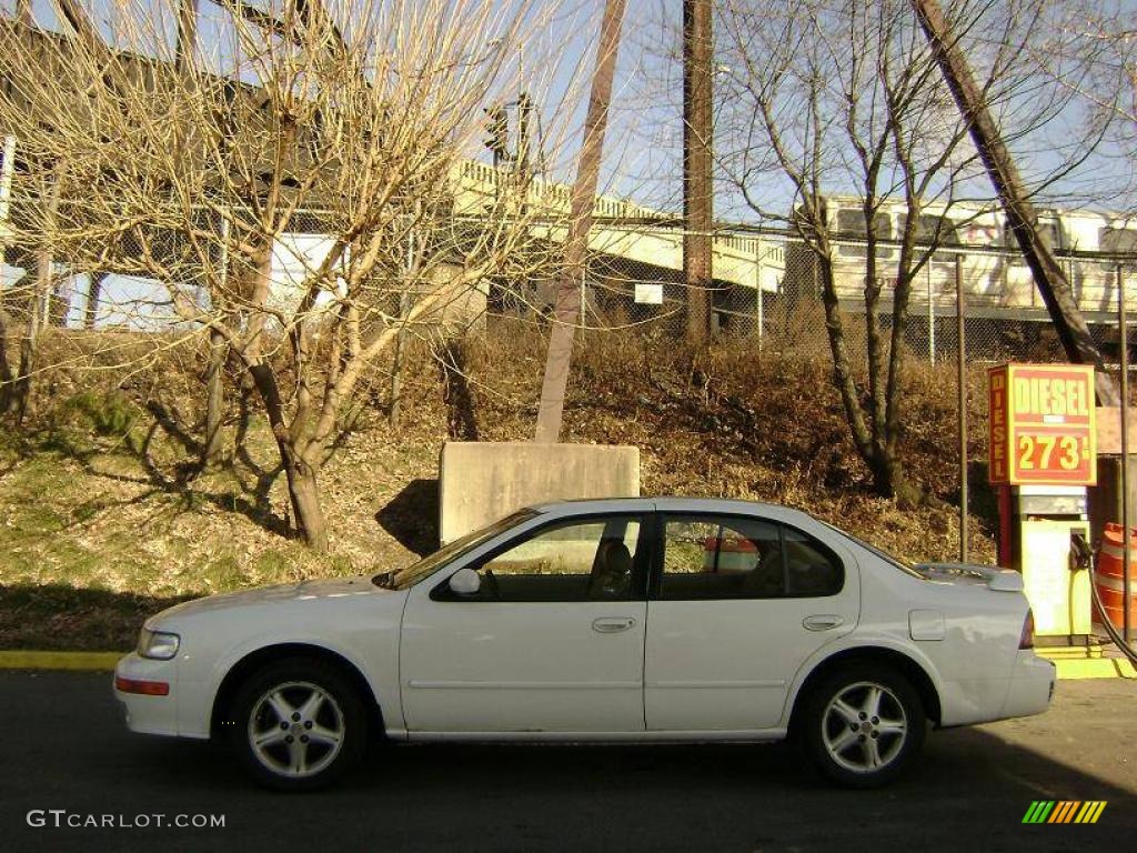1998 Maxima GLE - Arctic White Pearl Metallic / Beige photo #2