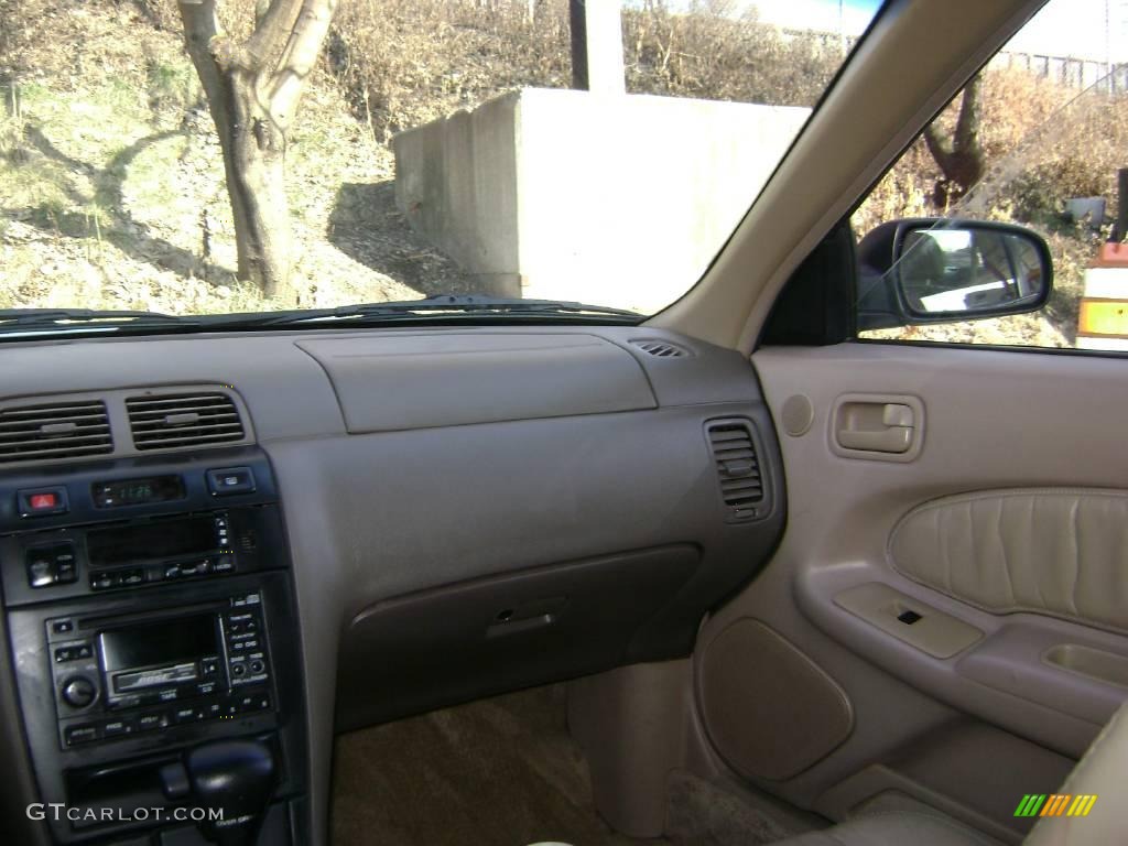 1998 Maxima GLE - Arctic White Pearl Metallic / Beige photo #11